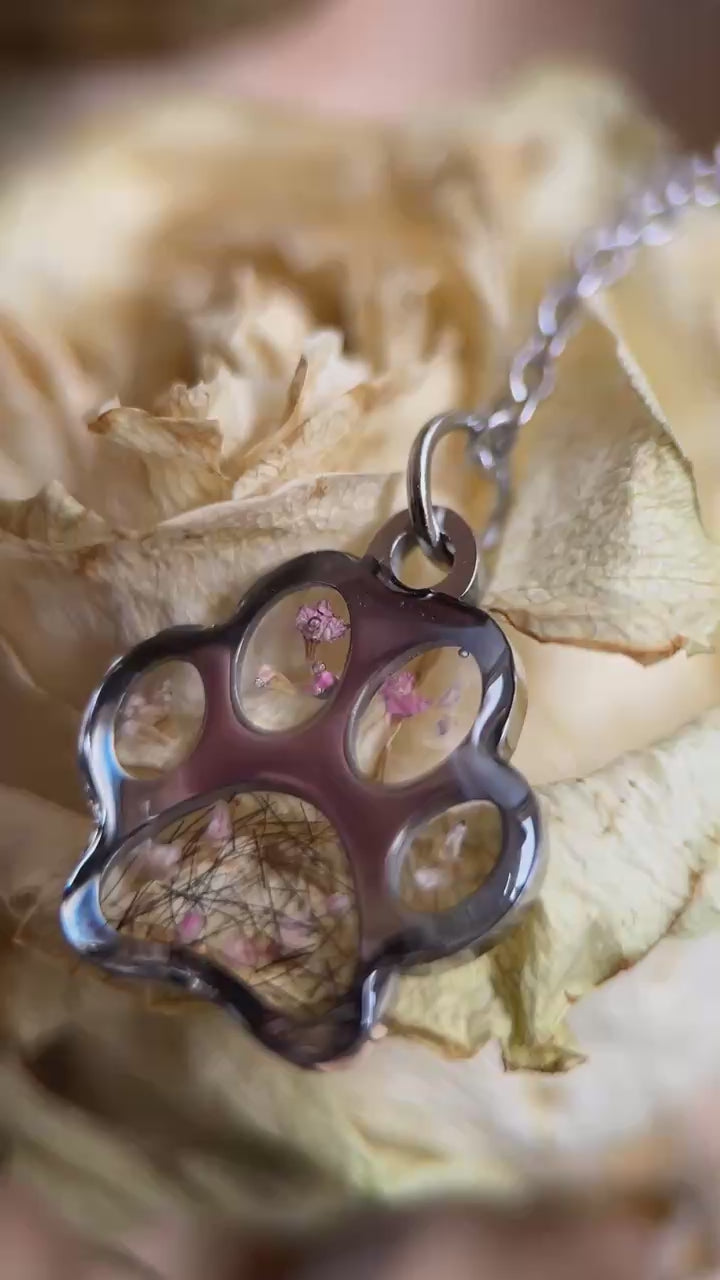 Collier avec pendentif patte de chein - personalisée avec polis