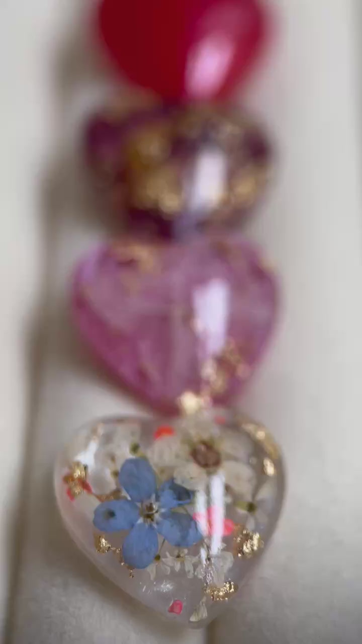 Clous d'oreilles en résine avec fleurs séchées